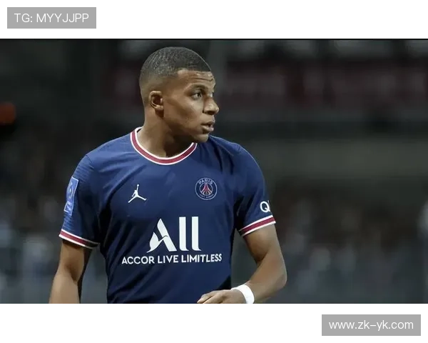 全球足球明星盘点2023年排名前十的传奇球员及其成就分析